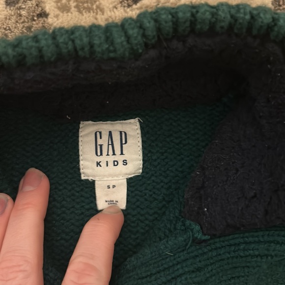 Gap kids knit sweater ! Size small - Picture 3 of 3